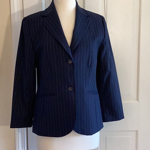 Pendleton Ladies Size 10 Pinstriped Blazer - Picture 12 of 14